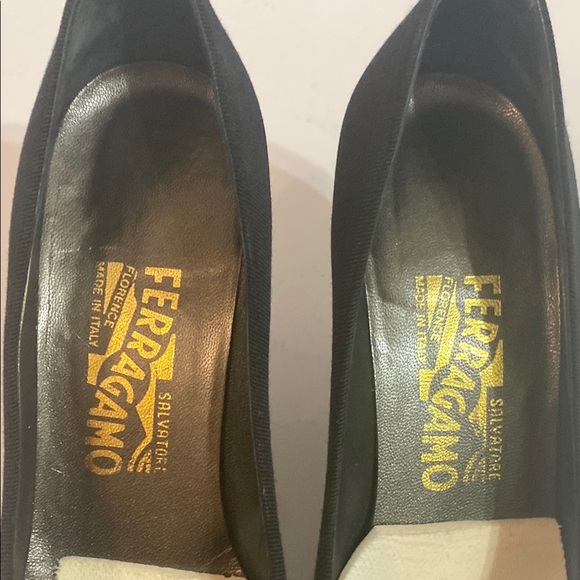 SALVATORE FERRAGAMO Women’s 7.5 3A Black Satin Bow Pointed Heels - Picture 9 of 10